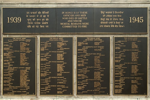 Inscripciones con los nombres de los fallecidos