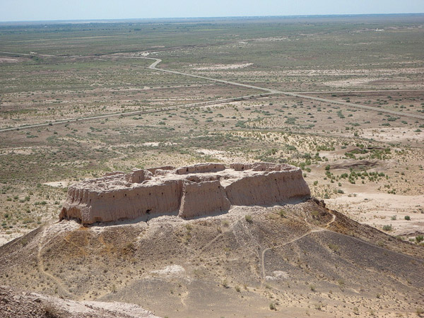 Fortaleza de adobe en las postrimerias del khanato de Jiva