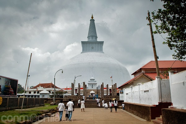 Vista de la stupa de Ruwanwelisaya