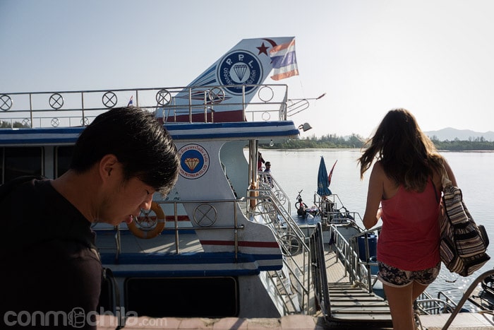 El barco que nos llevará a Ko Phi Phi