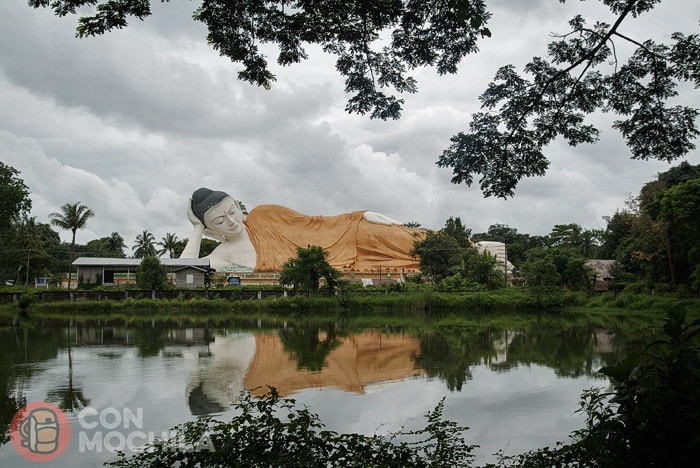 El buda reclinado Myathalyaung. Foto 2007