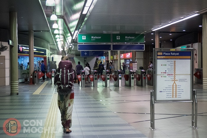 La estación cercana a Chinatown: Plaza Rakyat