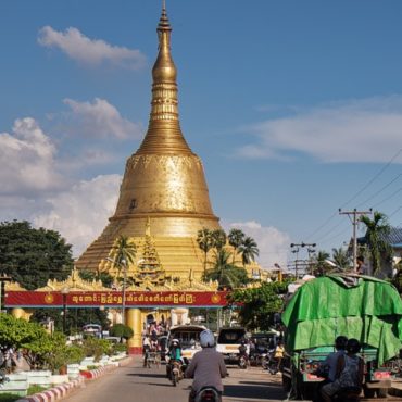 Shwemawdaw Pagoda a la entrada a Bago