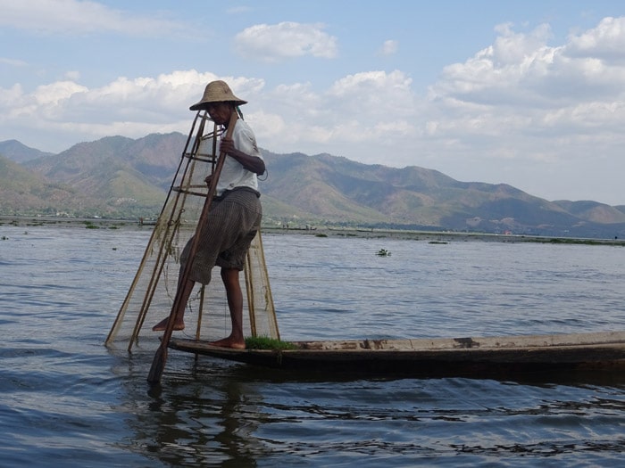 Itinerario de viaje a Myanmar: Pescador en el Lago Inle. Tuvimos la suerte de verlo pescar!!!!!