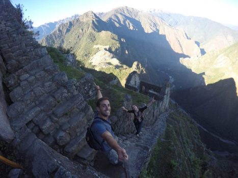 Subida al Huayna-Pcchu con vistas a Machu-Picchu