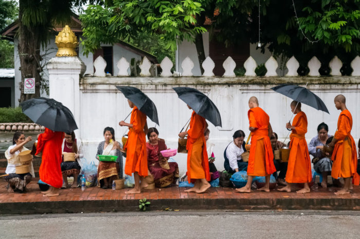 Desfile de monjes Luang Prabang