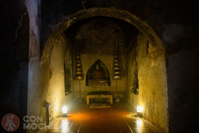 Los famosos túneles del Wat Umong
